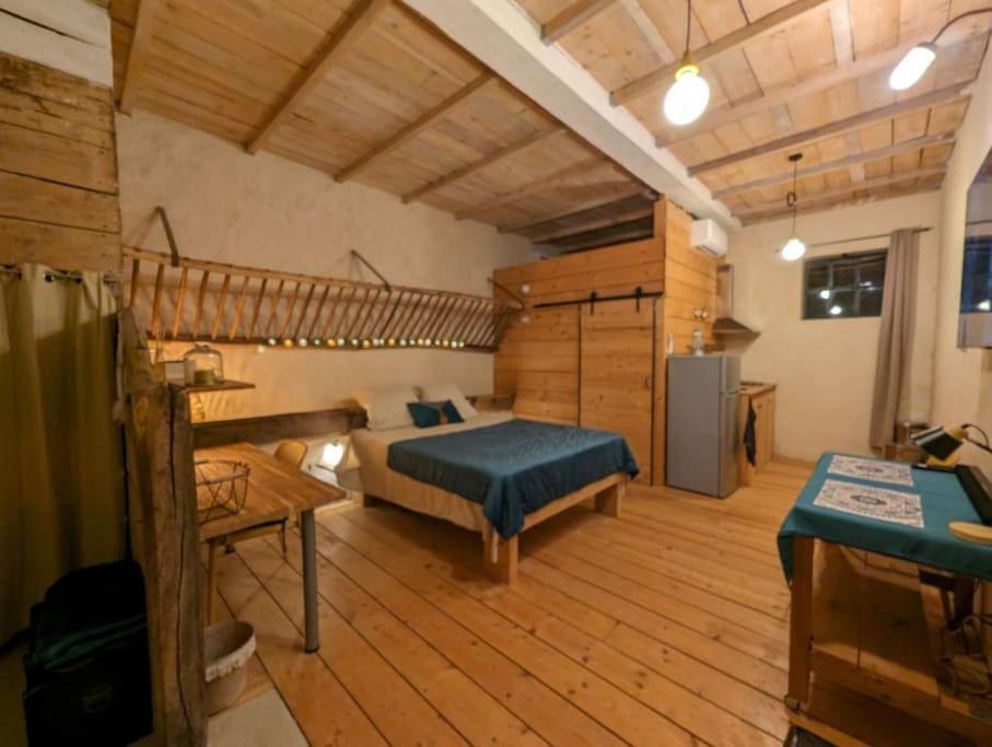 Logement - Studio Independant A Pérouges Kültér fotó
