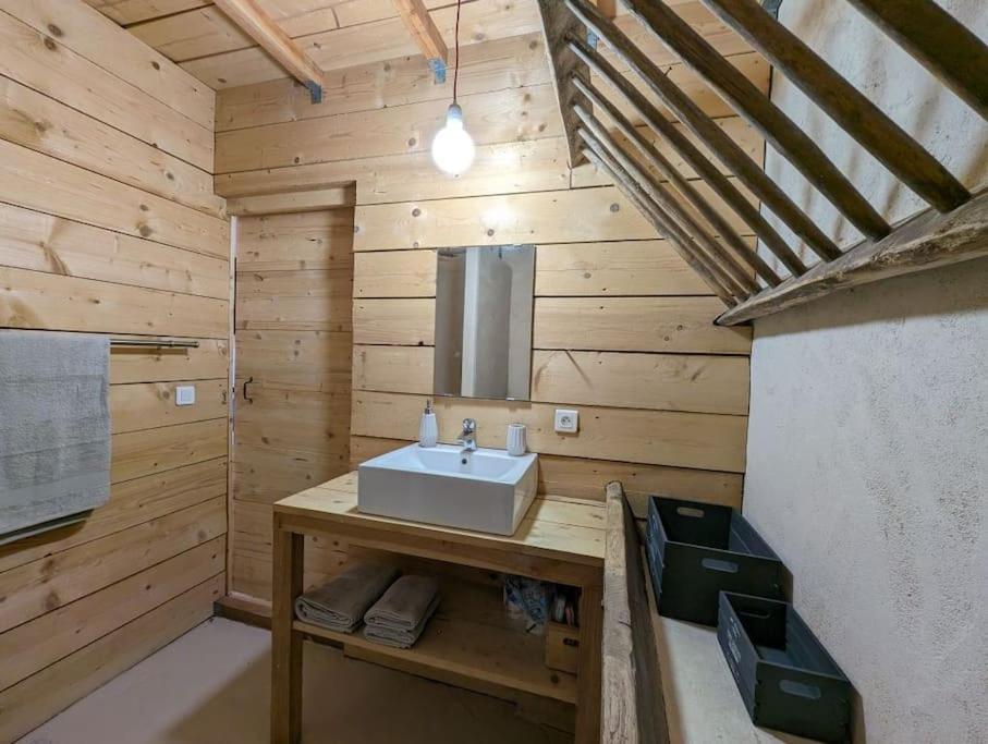 Logement - Studio Independant A Pérouges Kültér fotó